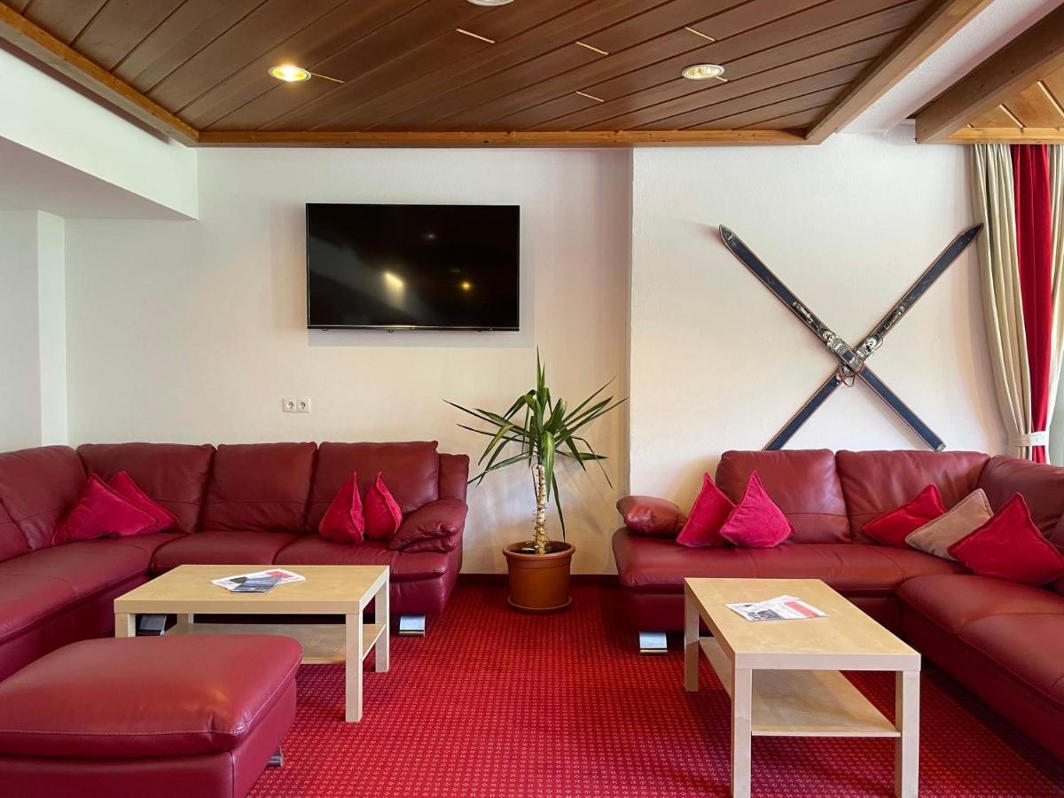 Hotel Berghof Sonnenalpe Nassfeld Exterior photo
